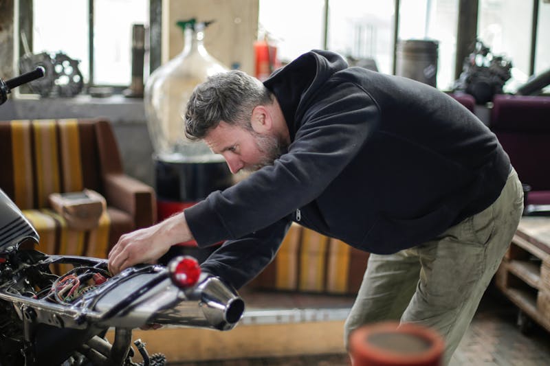 バイクショップ メンテナンス作業